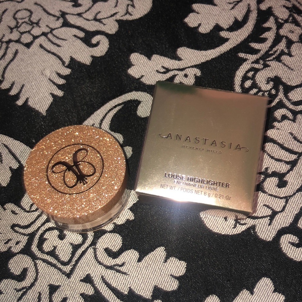 NEW In Box Anastasia Beverly Hills Loose Highlighter in Shade Vegas